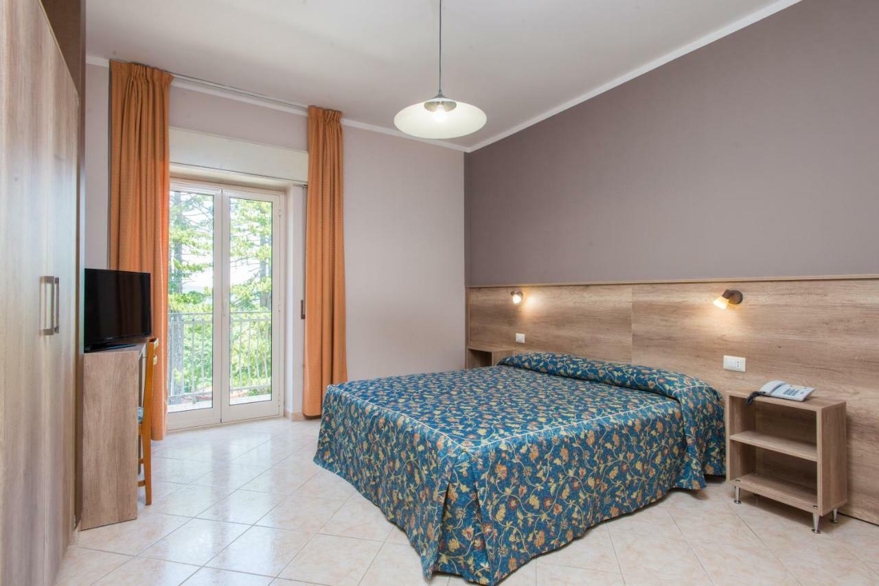 Hotel Tasso Camigliatello Silano Kültér fotó